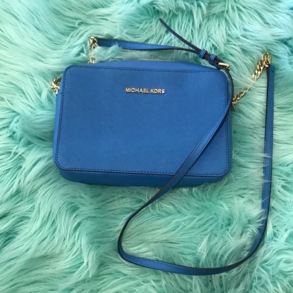 Michael Kors Handbags - Michael Kors cross body